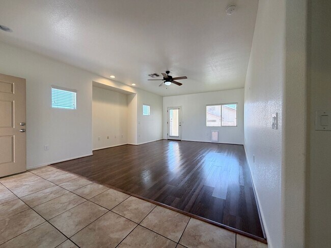Foto del edificio - 3BR/2BA/2CG 1,401 sq.ft. rental with Community POOL in Sierra Vista, AZ