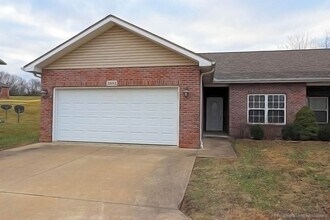 Building Photo - 2850-2852 Larkspur Ct