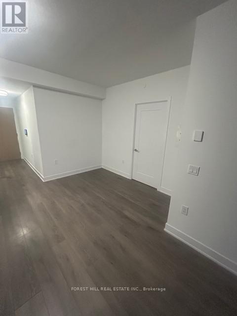 Building Photo - 575 Bloor St E