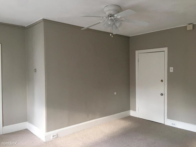 Living Rm Empty / front door - 200 East St