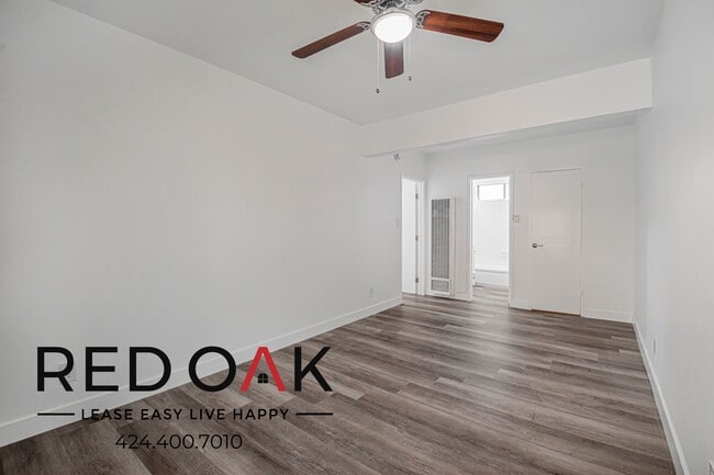 Foto del edificio - 4037 McLaughlin Ave