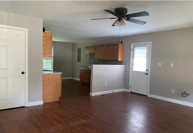Building Photo - 2 BD/ 2 BA