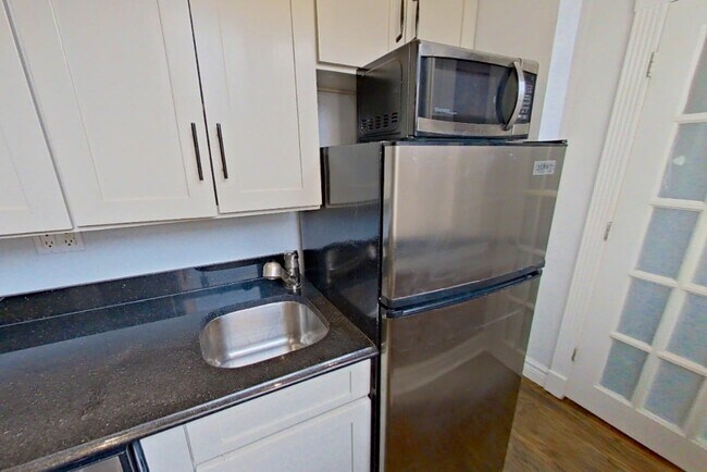 Foto del edificio - 410 E 13th St