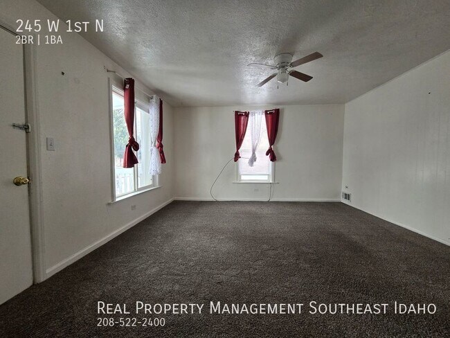 Building Photo - Cozy 2 Bedroom, 1 Bathroom Home for Rent i...