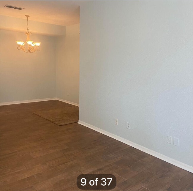 Building Photo - 13700 Richmond Park Dr N