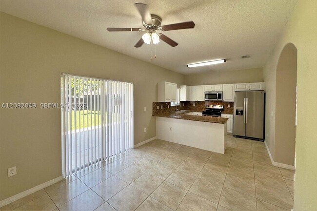 Foto del edificio - 4633 SW 164th Ct