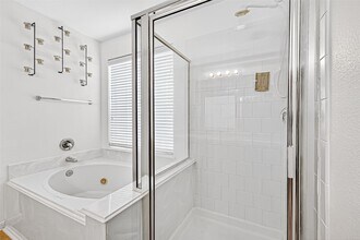 Building Photo - 4730 Pin Oak Creek Ln