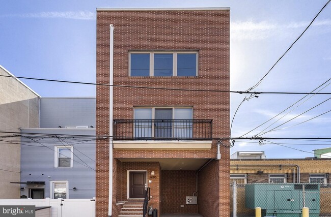 Building Photo - 620 E Flora St