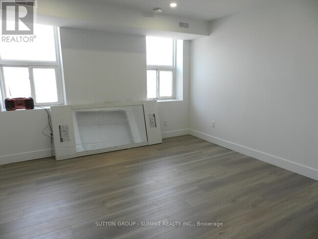 Photo du bâtiment - 577-577 Gerrard St E