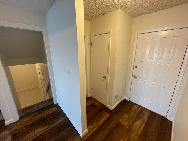 Building Photo - 30 Marina Cove Dr