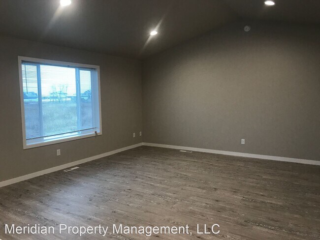 Building Photo - 3 br, 2 bath House - 2716 11th St W