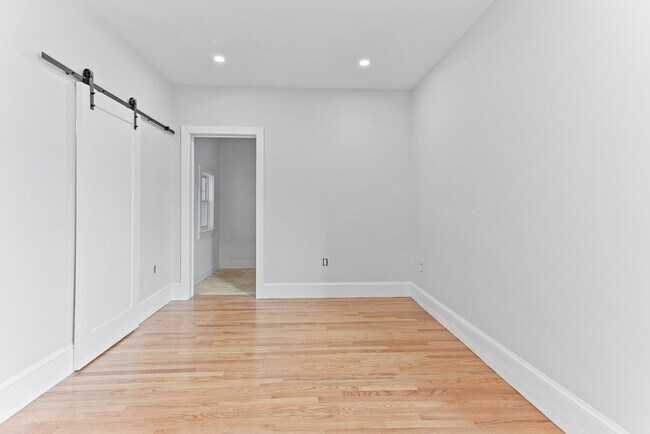 Building Photo - 27 Edison Grn