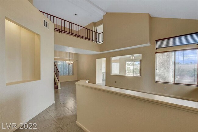 Foto del edificio - 5320 Desert Blossom Rd