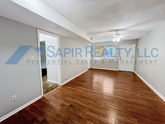 Foto del edificio - 3300 College St