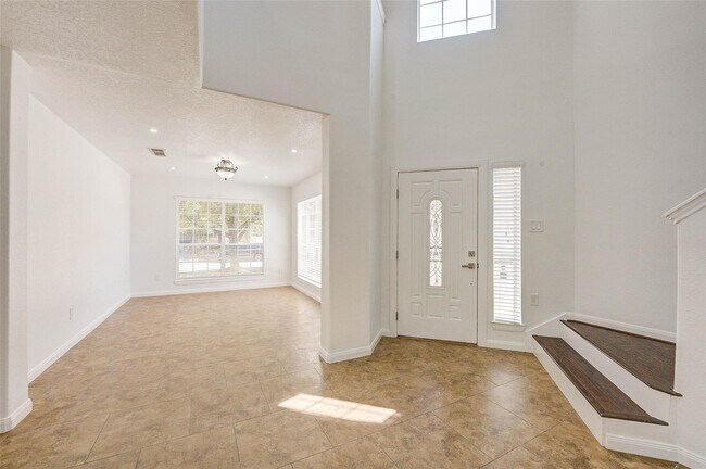 Foto del edificio - 1403 High Thicket Ct