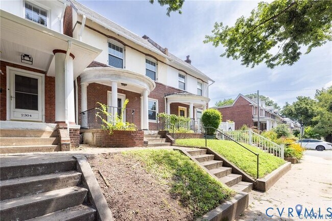 Foto del edificio - 2302 Maplewood Ave