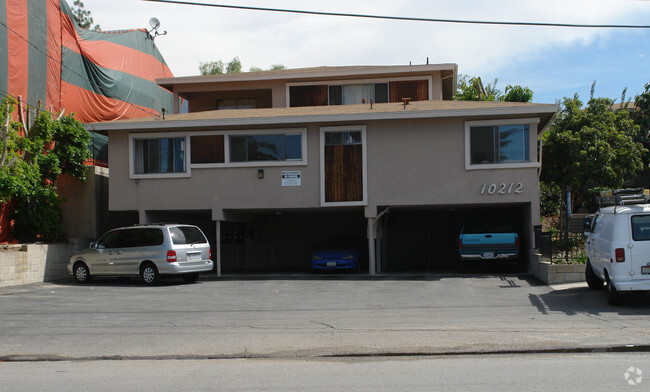 Foto del edificio - 10208-10212 Tujunga Canyon Blvd