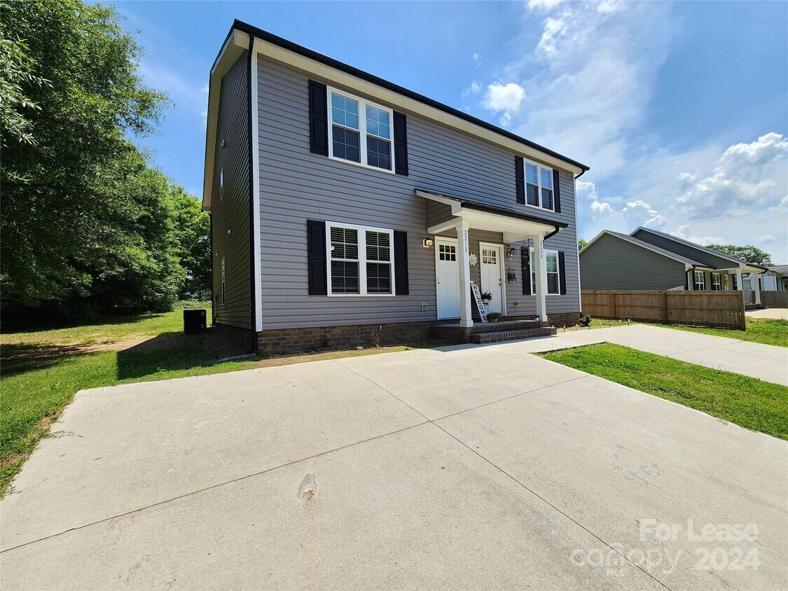 2210 Brookview Ave, Kannapolis, NC 28081 Townhome Rentals in