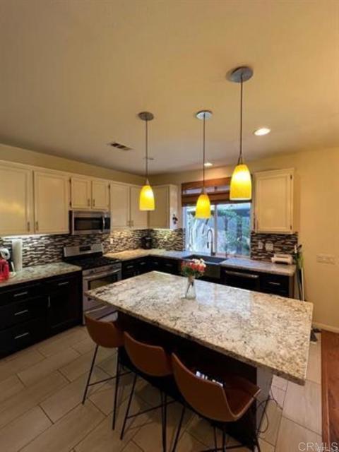 Foto del edificio - 1575 Moonbeam Ln