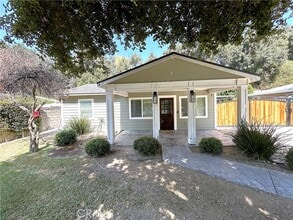 Building Photo - 247 W Woodland Oaks Dr