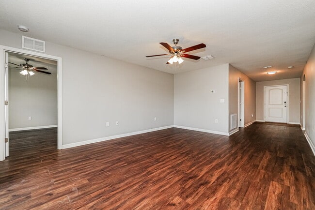 Building Photo - 720 Chatham Walk Dr