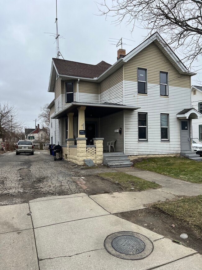 Foto del edificio - 3223 Riverside Ave