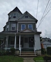 Building Photo - 527 Huntington Rd