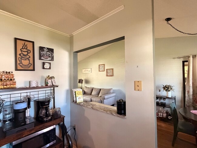 Building Photo - 7308 Fairwood Ave