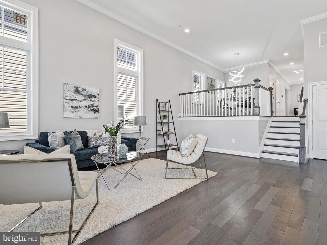 Foto principal - 3156 Monroe St NE