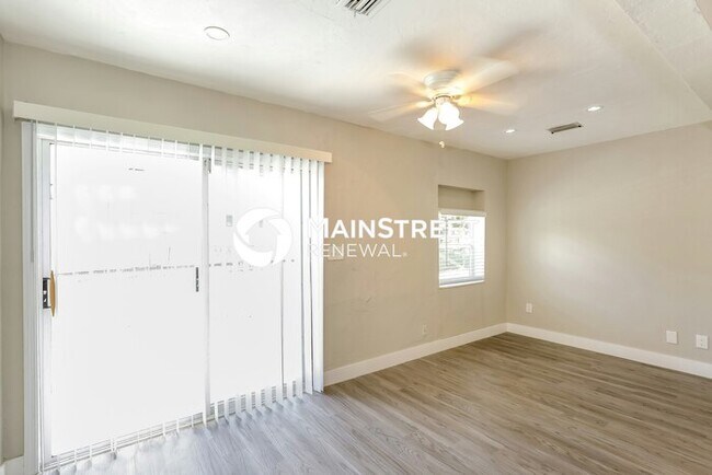 Foto del edificio - 2 Bedroom Pet-Friendly Home in Hollywood, ...