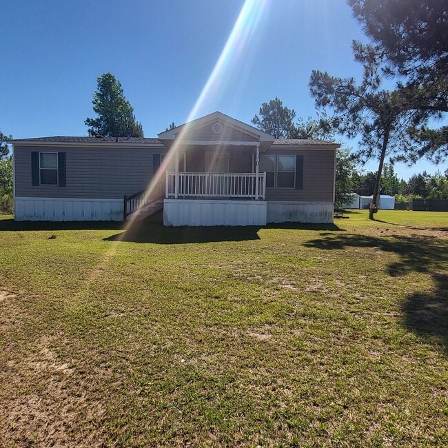 Building Photo - 710 Blue Bird Dr
