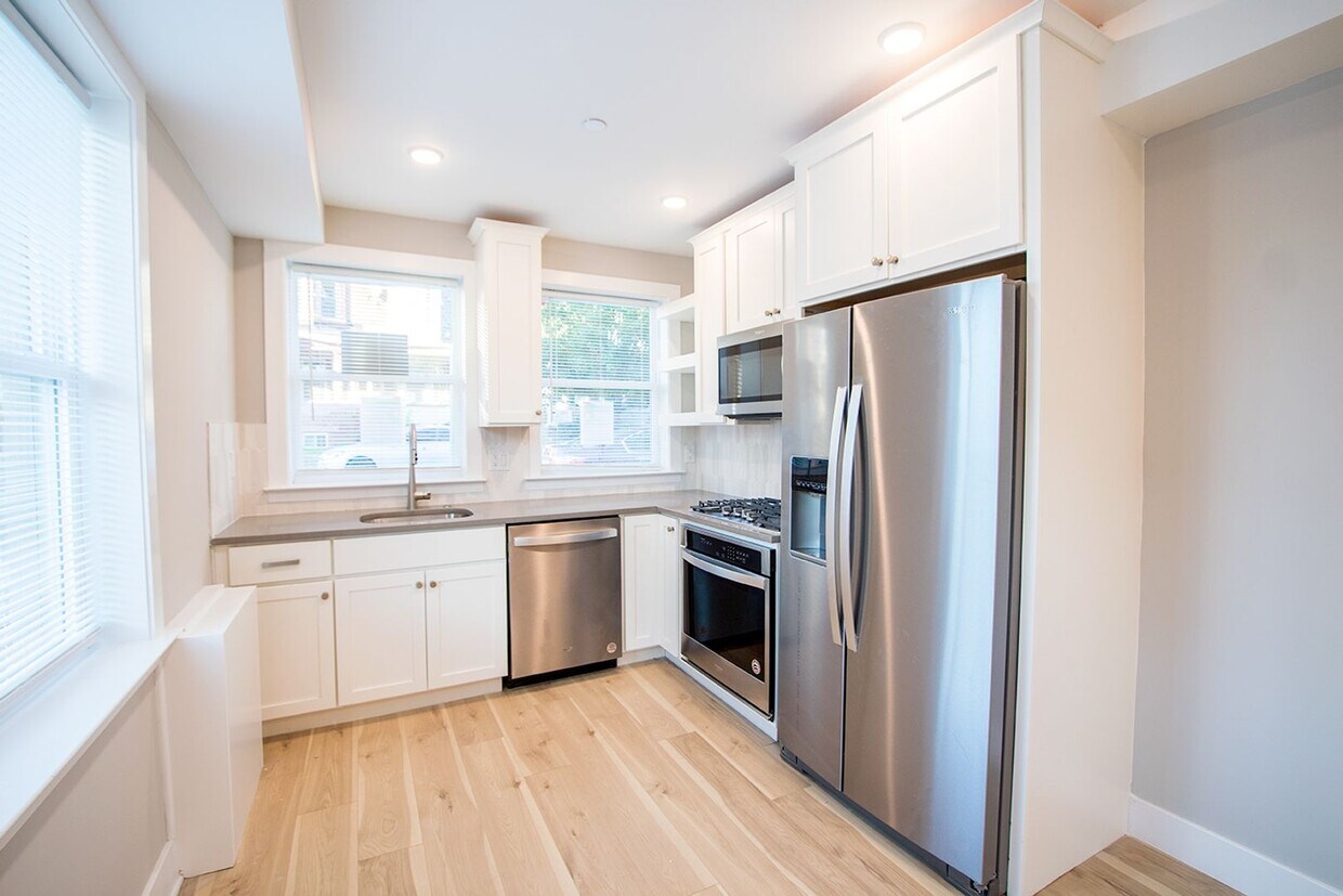 Photo - 4926 Locust Street