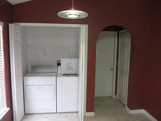 Foto del edificio - 4754 Willamette Cir