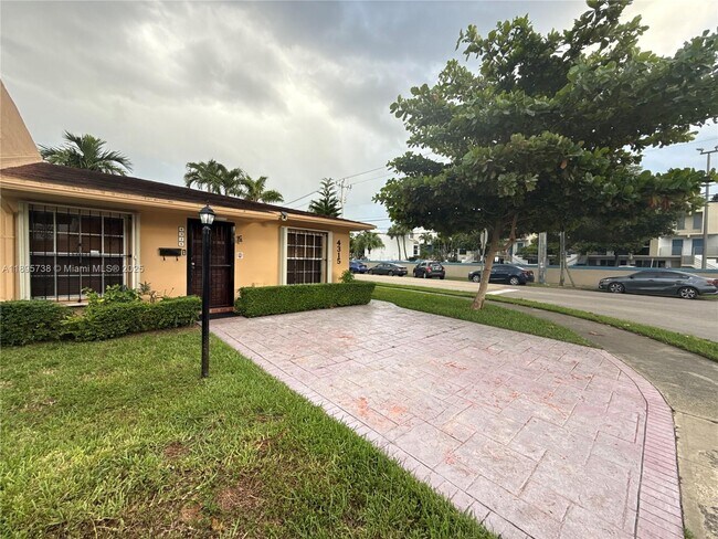 Foto del edificio - 4315 SW 69th Ave