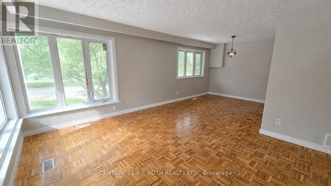 Building Photo - 41 Bayview Dr