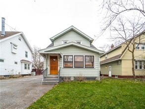 Building Photo - 38 Elgrove Rd