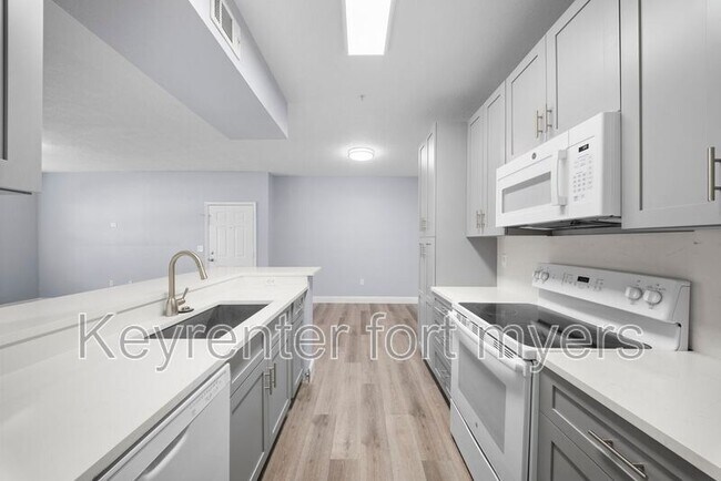 Building Photo - 11511 Villa Grand