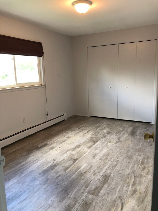 Dormitorio - 16138 Beatrice Ave