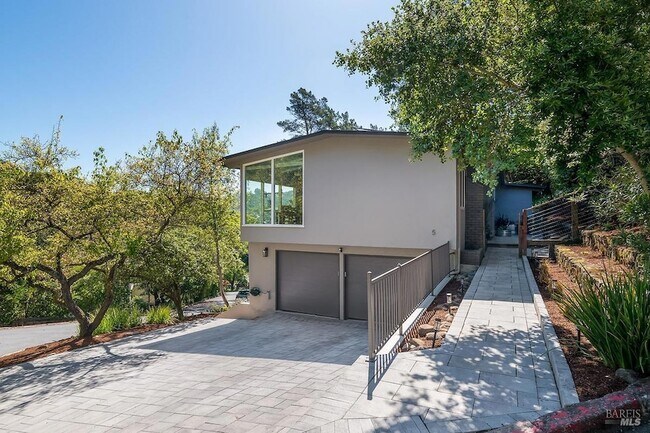Foto del edificio - 5 Oak Springs Dr