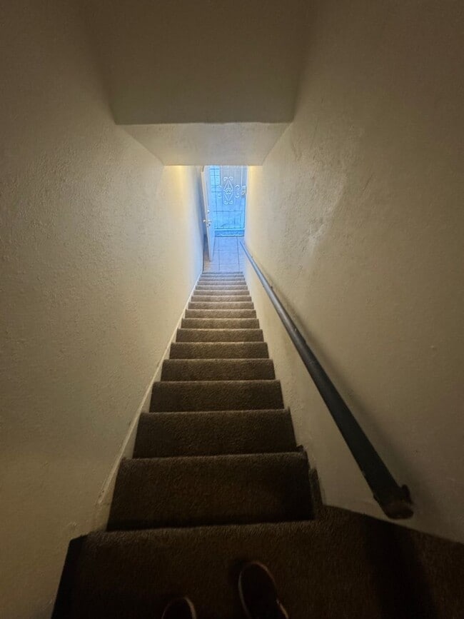 Foto del edificio - $435 OFF Move In Special!  Second Level Unit  2 Bed/1 Bath  Apt - $875/$875