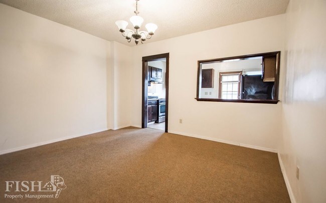 Building Photo - Large 3BR/1BA Home - $695/Month