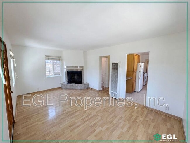 Building Photo - 837 Rose Ave
