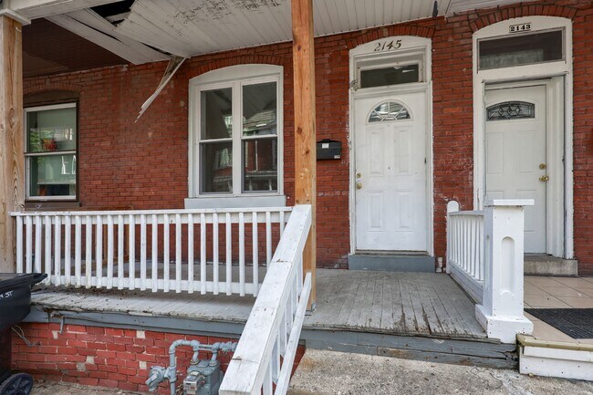 Foto del edificio - 2145 Penn St