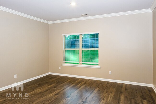 Building Photo - 216 Lakewater Cir