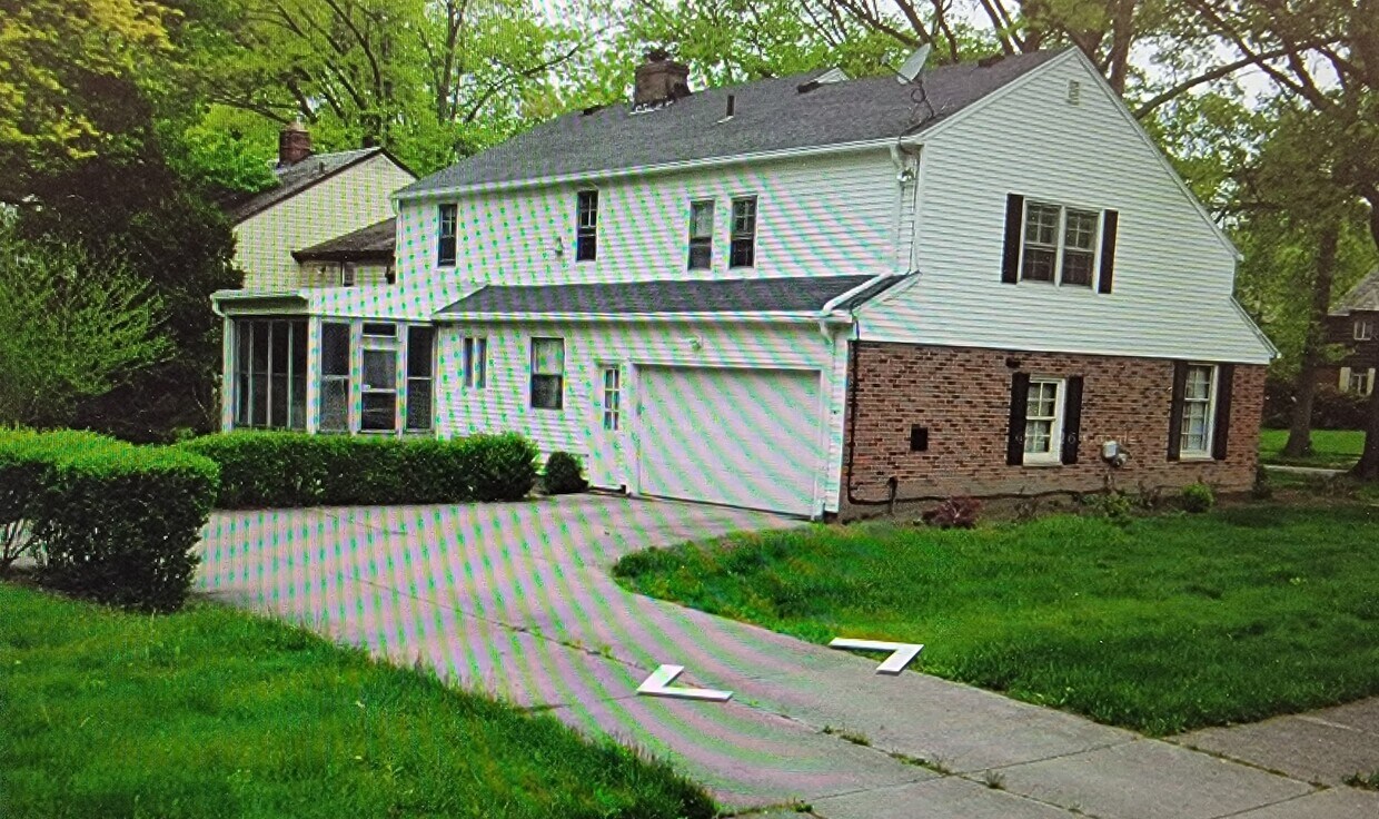 Building Photo - 16088 Brewster Rd