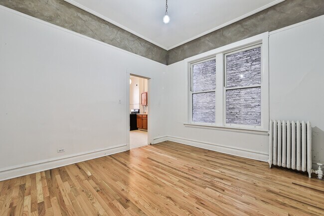 Building Photo - 2841 N Clark St