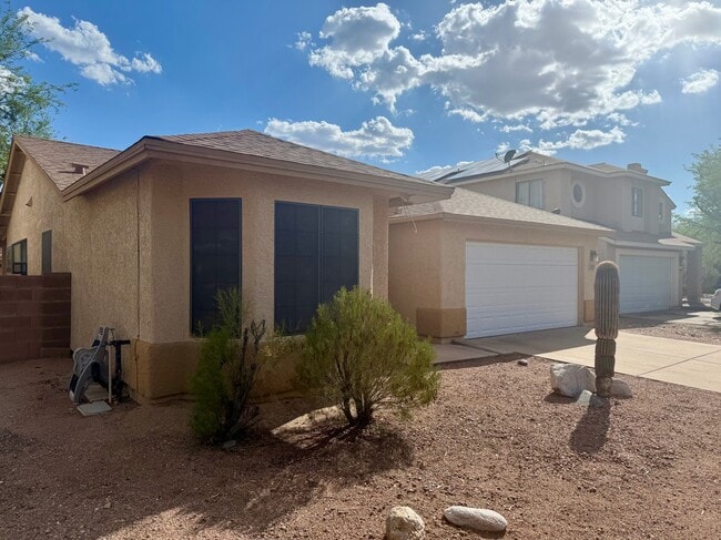 Building Photo - 3025 W Country Ranch Dr