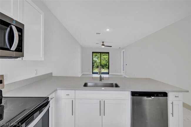 Foto del edificio - 430-432 Bell Blvd