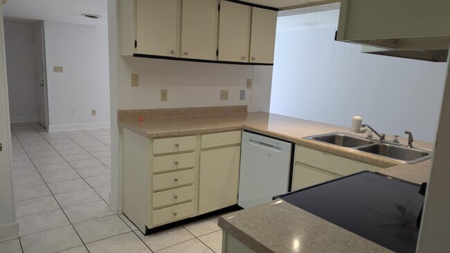 Foto del edificio - 503 Westwood Dr