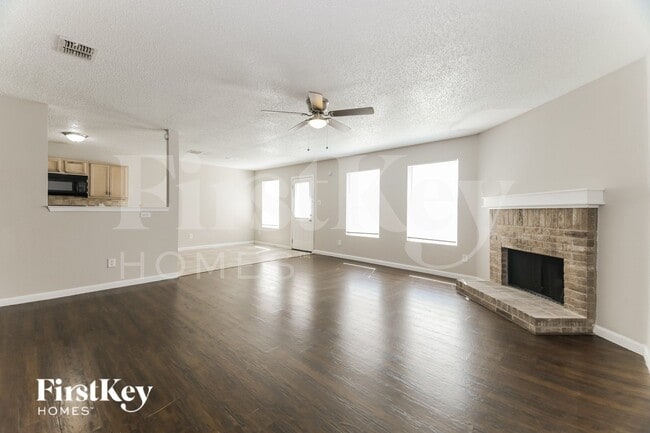 Building Photo - 1395 Stewart Dr